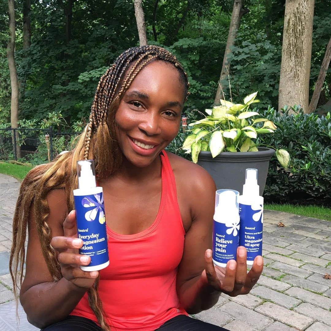 ビーナス・ウィリアムズのインスタグラム：「Asutra just launched 3 new topical magnesium products.  Magnesium helps relieve joint and muscle pain among many other things.  Magnesium is a must for me pre and post training and these are my new go-to products!  Check out the new Ultra Magnesium Oil, Magnesium and Menthol lotion, and Everyday Magnesium lotion at Asutra. #asutraambassador」