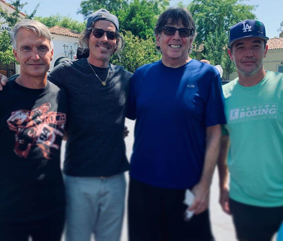 ダン・エストリンのインスタグラム：「Our yearly lunch. We met these two guys and their families in 2003. Shortly after, we entered the studio with them to make The Reason album. We spent many hours with each other. Recording music, hanging and laughing. First pic is from today- August 24th 2020. 2nd pic is the 4 of us 15 years ago. 3rd pic 🤷🏻‍♂️🤦🏻‍♂️. 4th pic Guitar Hero with The Benson Bunch.」