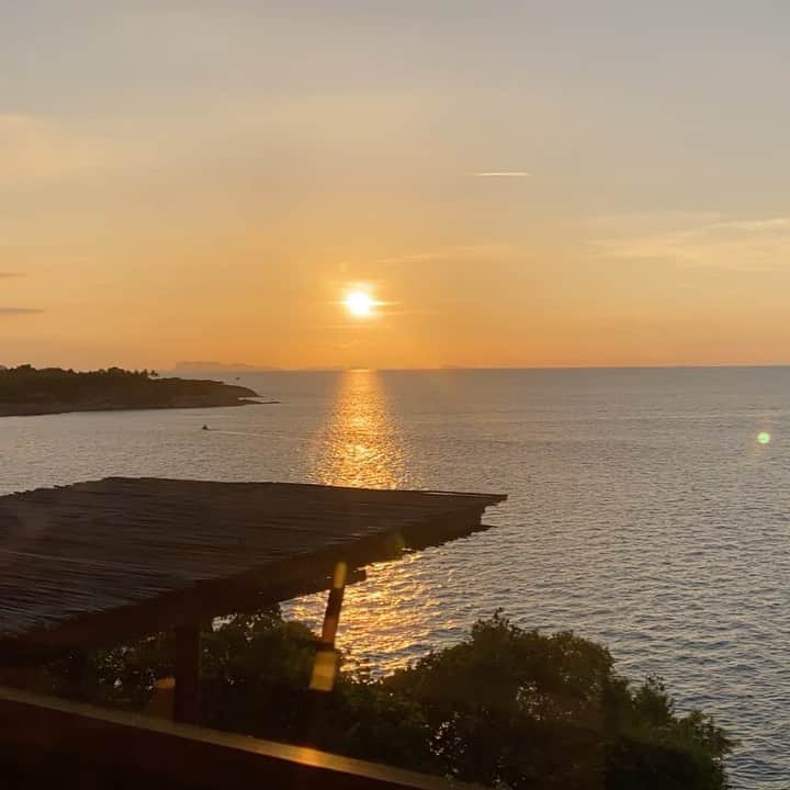 キンバリー・アン・ウォーテマス・ティアムシリのインスタグラム：「Perfect sunset✨ @sixsensessamui @dsthailand」