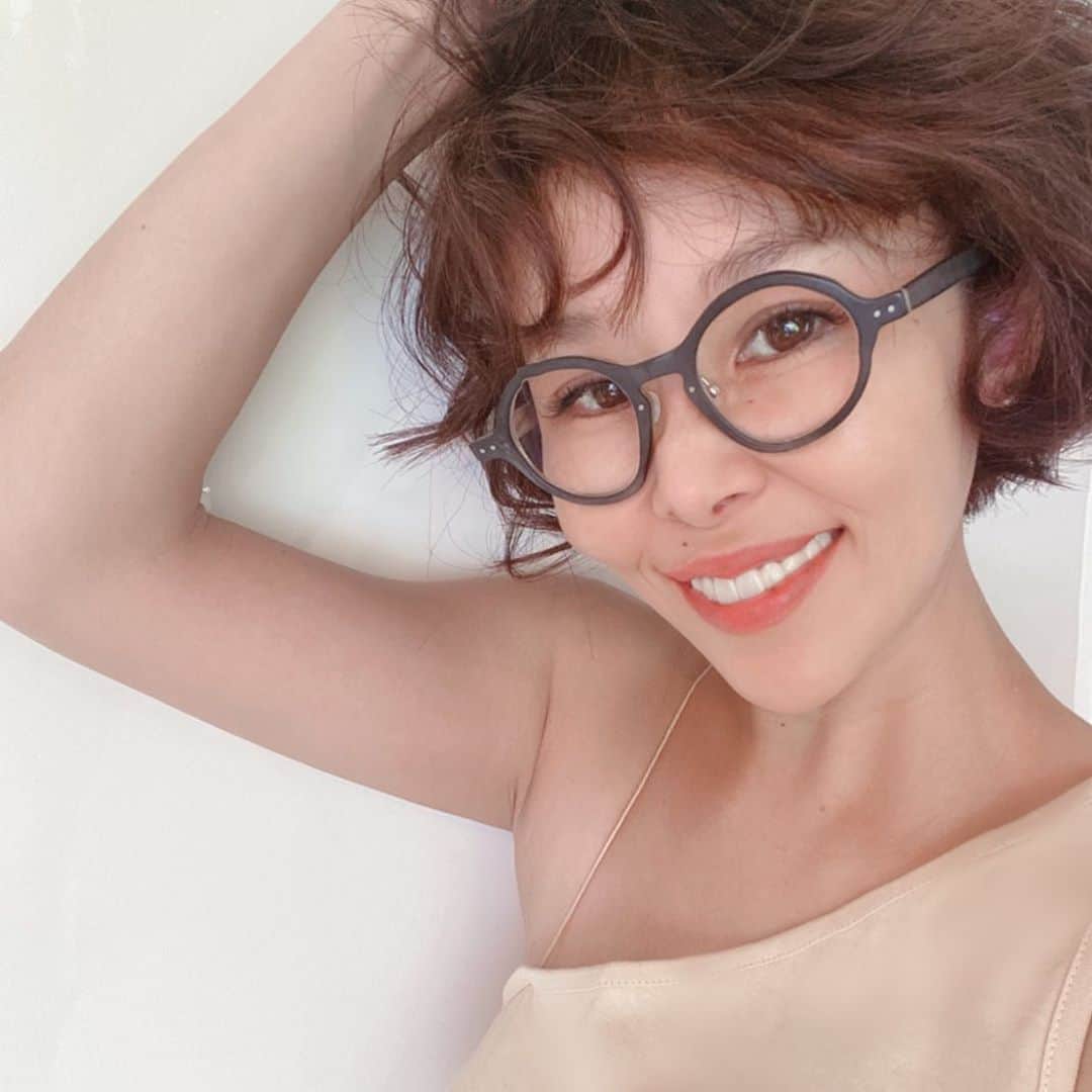 金子エミさんのインスタグラム写真 金子エミinstagram いつまでも健康的に美しく 人々の役に立つ子供を育てたい そして想いやりをもって正直に生きる これが私の人生の目標 今日は水泳練習と自分ケアへ行ってきます この写真を見たら ティナ