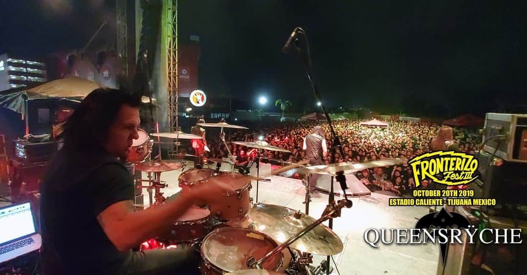 Queensrycheさんのインスタグラム写真 - (QueensrycheInstagram)「Casey at Fronterizo Fest III in Tijuana, Mexico (photo credit Dave Stabley) #queensryche #theverdicttour #fronterizofest #tijuana #mexico🇲🇽 #caseygrillo #drums #kickassdrummer #dwdrums #bandofbrothers #memories #goodtimes」8月25日 10時25分 - queensrycheofficial