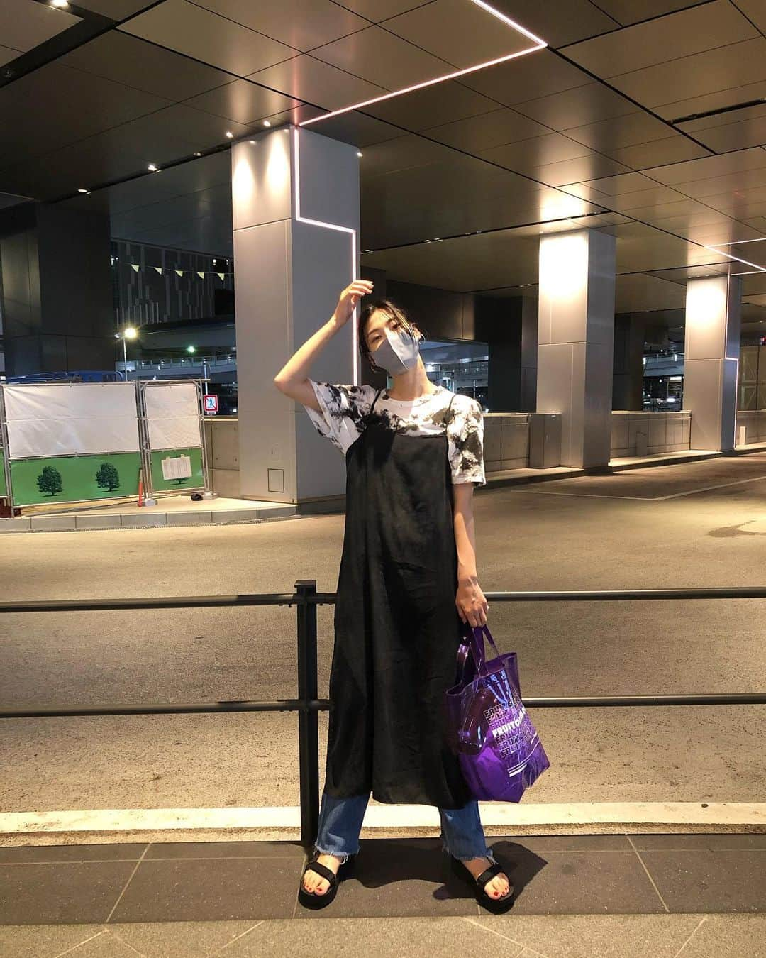 渡邉真梨奈さんのインスタグラム写真 - (渡邉真梨奈Instagram)「. 𝒷𝑒𝓃𝒶 𝓈𝓉𝓎𝓁𝑒💜  #bena_style  #bena92_fashion  #fruiteoftheloom  #フルーツオブザルーム  #bag」8月25日 21時25分 - b_e_n_a_92