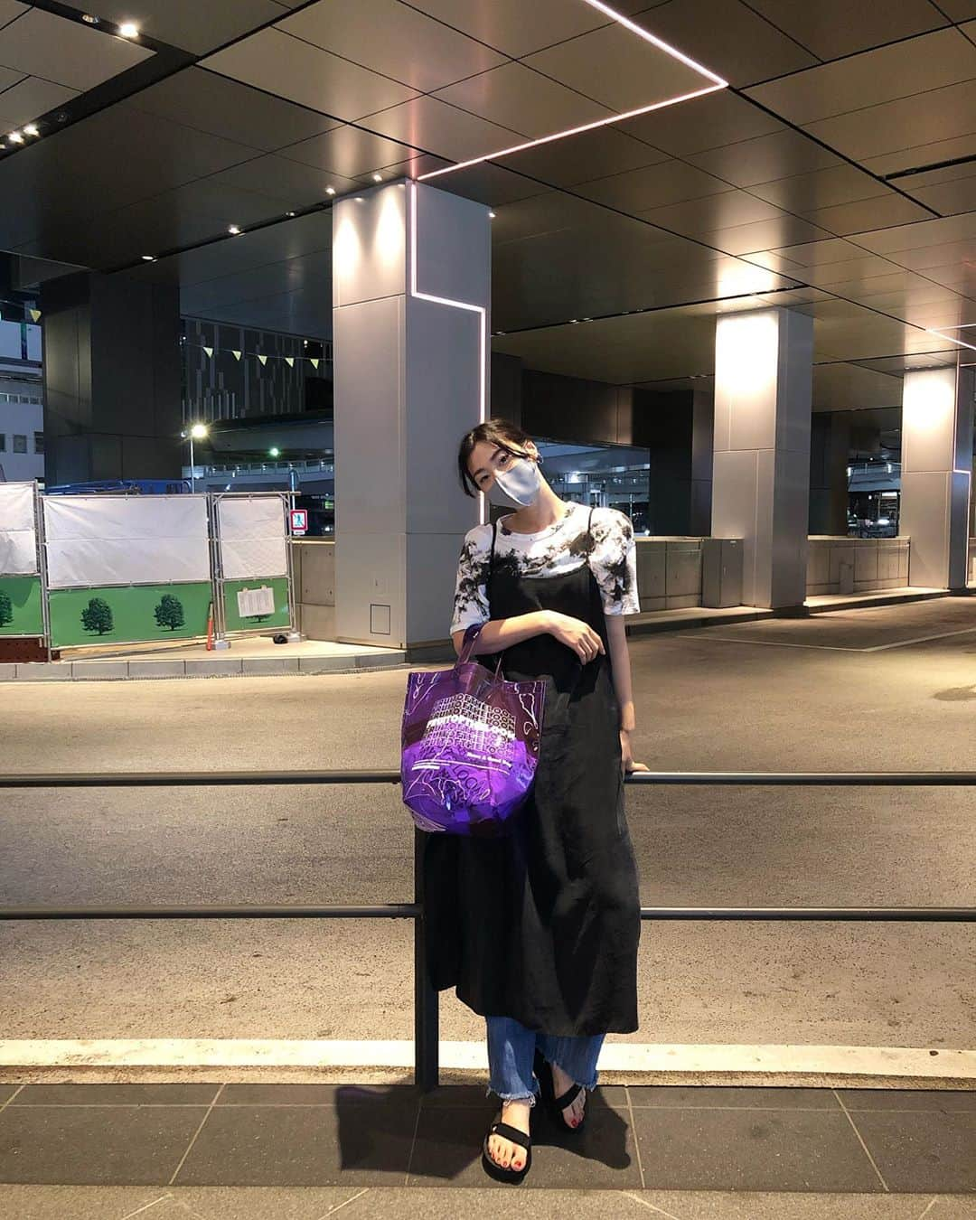 渡邉真梨奈さんのインスタグラム写真 - (渡邉真梨奈Instagram)「. 𝒷𝑒𝓃𝒶 𝓈𝓉𝓎𝓁𝑒💜  #bena_style  #bena92_fashion  #fruiteoftheloom  #フルーツオブザルーム  #bag」8月25日 21時25分 - b_e_n_a_92