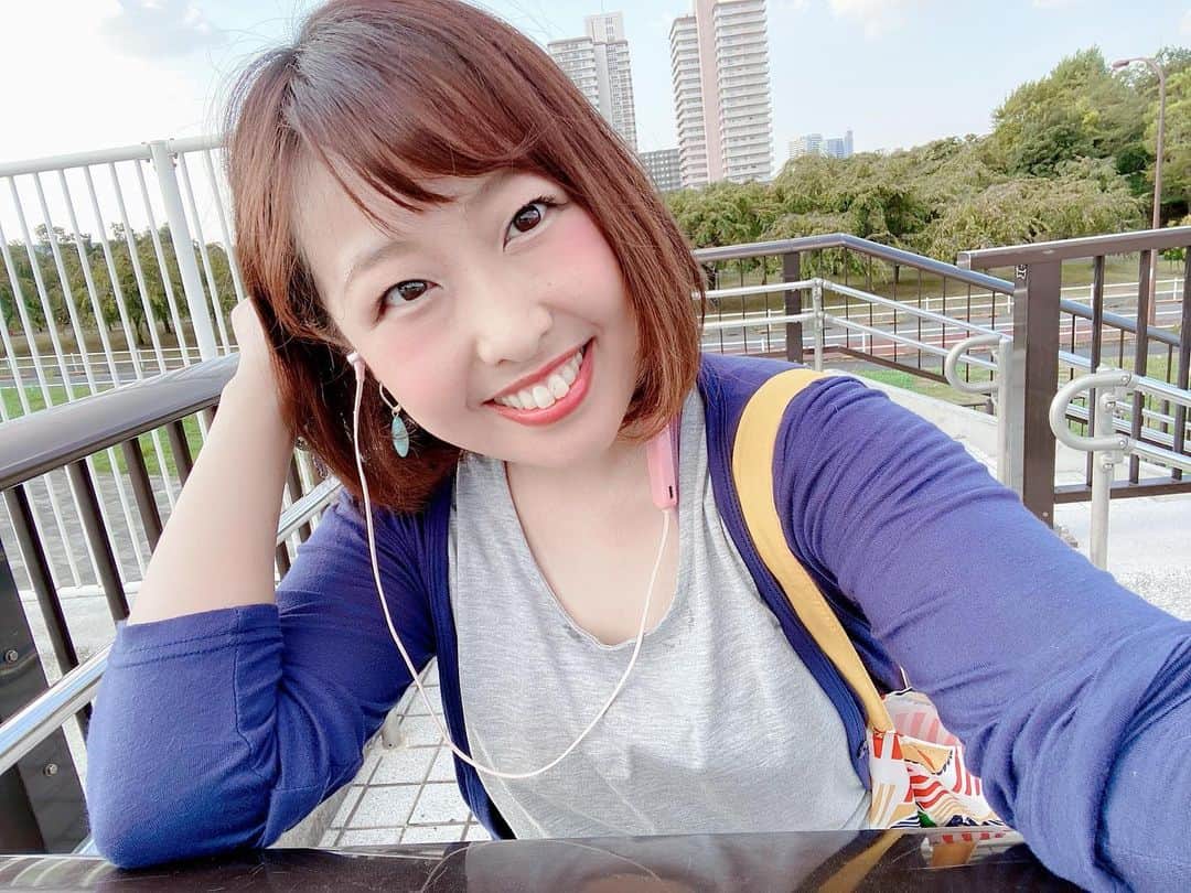 夏目亜季のインスタグラム：「【荒川区の自然】  東京の自然も最高。  京都の舞鶴時代、『春のうららの隅田川〜♫』って音楽の時間習ってたけど、隅田川なんて遠すぎる存在で、どこやねん。伊佐津川しかしらんわ。と思ってたけど、そんな隅田川のそばに住んでます。 歩いて伊佐津川から歩いて隅田川。 隅田川より伊佐津川の方が綺麗。 伊佐津川が恋しい笑  明日は健康診断です！！ 学生のときは学校で受けたけど そこからフリーランスだったので 自分の病気に関する検査しかしてこなかったけど 区役所から毎年健康診断受けれるよ〜っていわれるから今年は受けることにした。 去年は毎月、病気の方で血液検査してるしええかと思ってやらなかった。 明日バリウム人生初めて飲む！怖。 どんなんやろ？楽しみと恐怖と。😉  #荒川区議会議員 #荒川区 #隅田川 #伊佐津川 #京都府 #京都 #舞鶴市 #舞鶴 #東京 #東京都 #尾久の原 #尾久の原公園」
