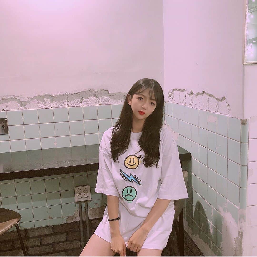 ユジョン のインスタグラム：「귀엽고 예쁜 옷 #rdvz #fcmm #콜라보」