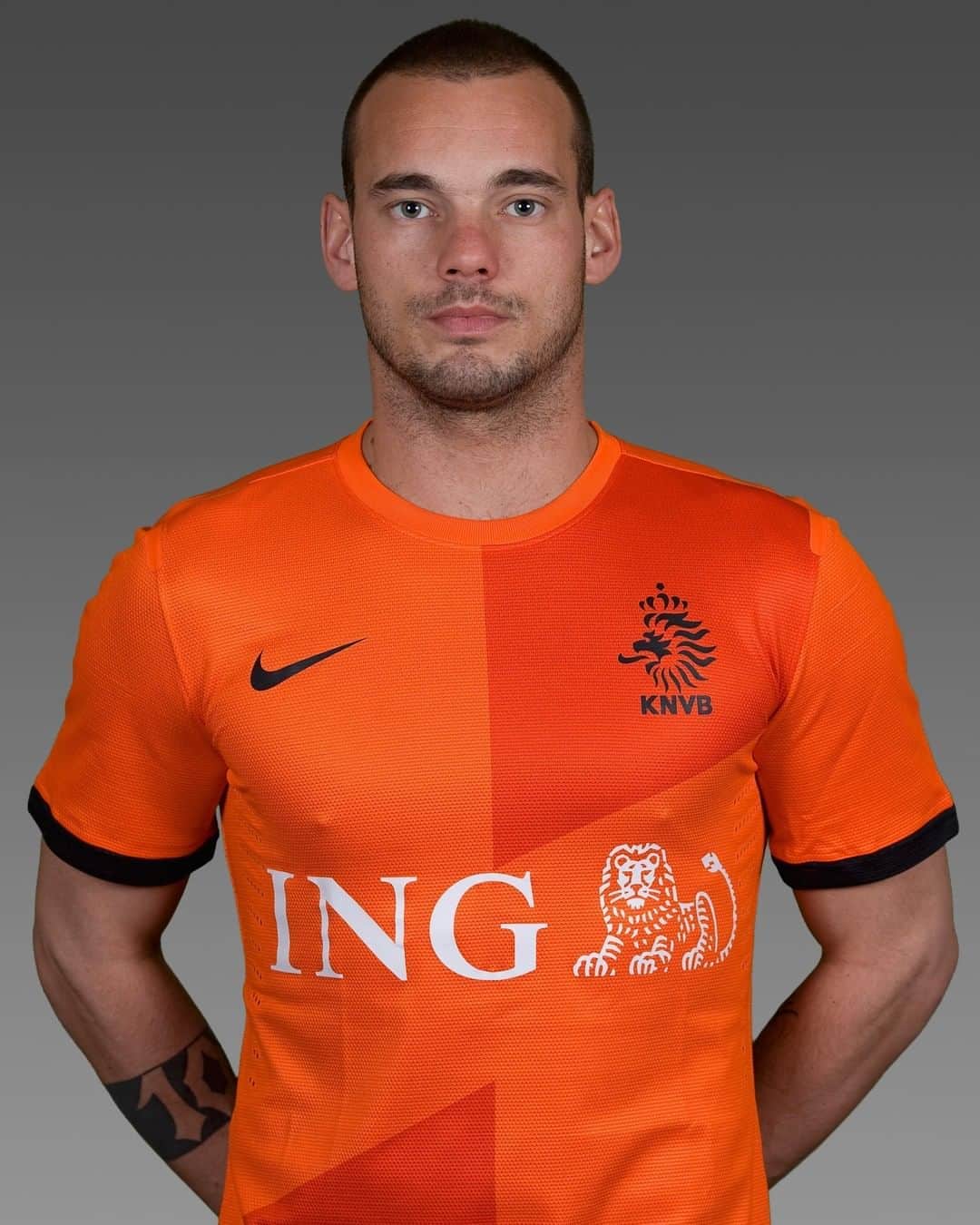 サッカー オランダ代表チームさんのインスタグラム写真 - (サッカー オランダ代表チームInstagram)「De #Tijdmachine gaat terug in de tijd... met @sneijder10official! 🦁⏳」8月25日 20時04分 - onsoranje