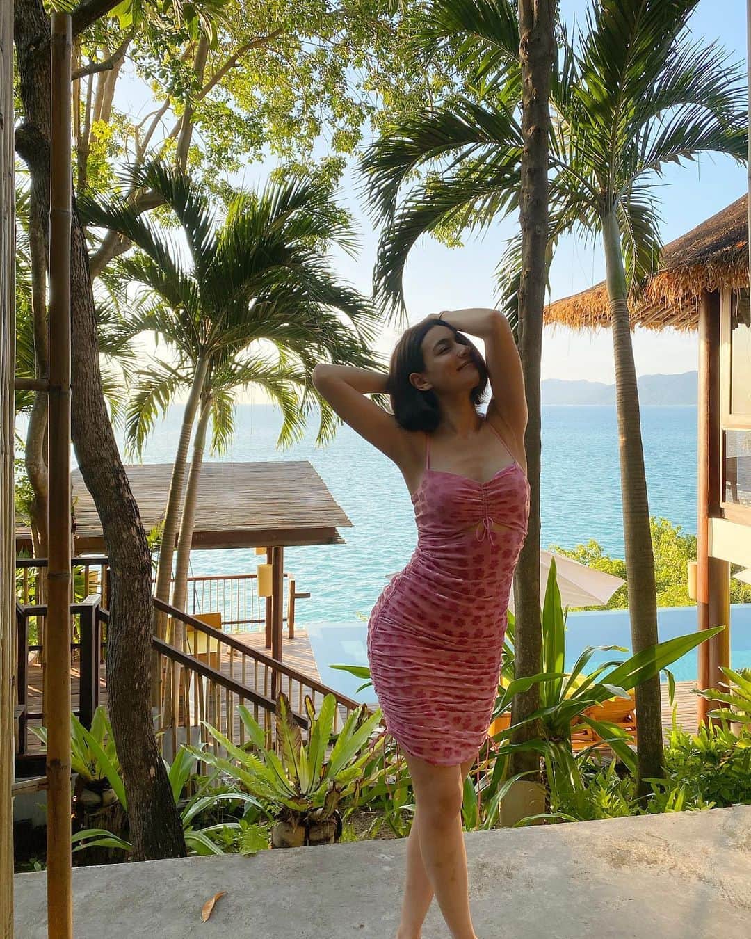 キンバリー・アン・ウォーテマス・ティアムシリのインスタグラム：「I choose to collect memories instead of things.. 🌴💗✨ #นี่ก็แค่ยืนเฉยเฉยค่ะ」