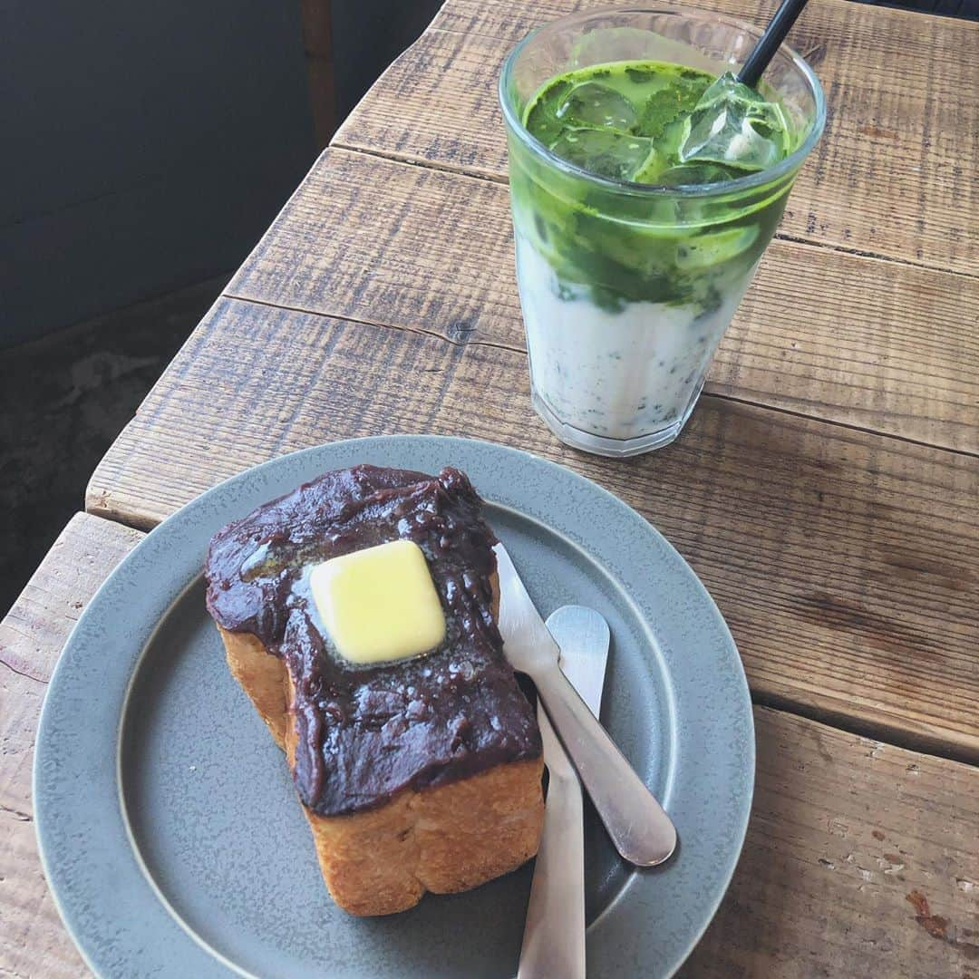 小西陽向さんのインスタグラム写真 - (小西陽向Instagram)「罪🍞🤤 . . . #cafe #コーヒーのある暮らし #コーヒー好きな人と繋がりたい #1日1コーヒー　#関西　#インフルエンサー　#お洒落さんと繋がりたい　　#関西モデル　#神戸女子 #女子大生 #サッカー　#サッカー女子 #セレッソ大阪　#セレサポ　#セレ女　#福岡　#福岡カフェ　　#福岡旅行 #食パン  #あんしょくぱん #あんこ #バター　#福岡パン屋」8月25日 20時11分 - hinata713