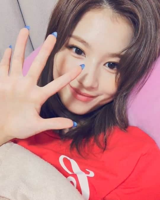 サナさんのインスタグラム写真 - (サナInstagram)「I can't stop saying she's so pretty! ーーーーーーーーーー Please support my account Follow > @sana.twice.kr < . @twicetagram #TWICE#트와이스#ONCE#Sana#사나 #Nayeon#나연#Jeongyeon#정연#Momo#모모#Jihyo#지효#Mina#미나#Dahyun#다현#Chaeyoung#채영#Tzuyu#쯔위」8月25日 20時37分 - sana.twice.kr