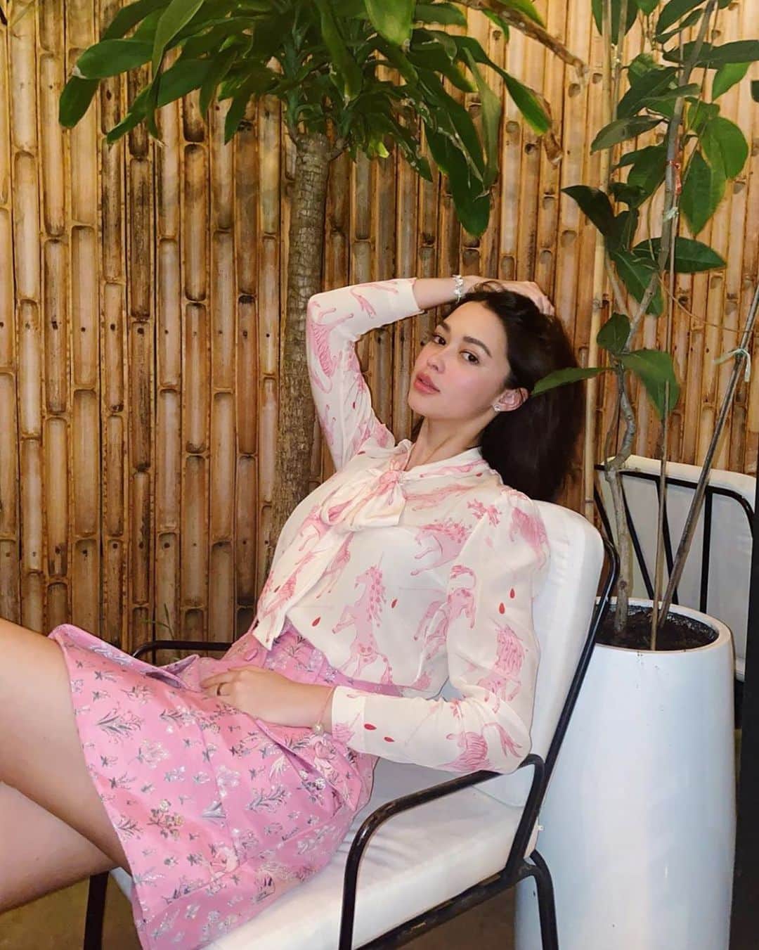 のインスタグラム：「Tickled pink with @patriciagood in #SretsisPF20 💕 #PF20TheLastUnicorn」