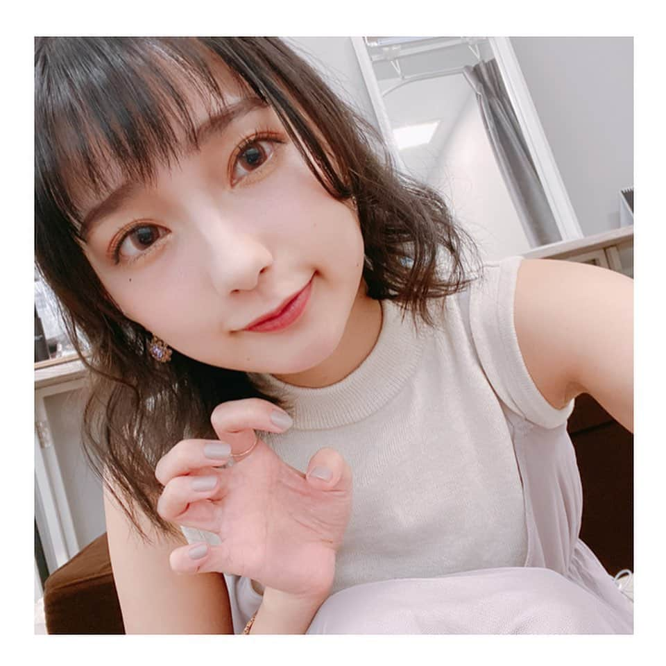 高野麻里佳さんのインスタグラム写真 - (高野麻里佳Instagram)「. . #サマージャケット がマイブーム♥ . 今日のイメージカラーはベージュ💅 ジャケットとシアーレースワンピの モードな雰囲気に合わせて カラコンの色も明るめ〜♪ . ジャケットコーデ何年か前から 憧れてたのだけど全然似合わなくて 「こんな服を着られる自分になりたい！」 と思って密かに研究していました。 年齢を重ねたのもあって やっと馴染んできた気がします…☺️ .」8月25日 20時56分 - marika_kohno