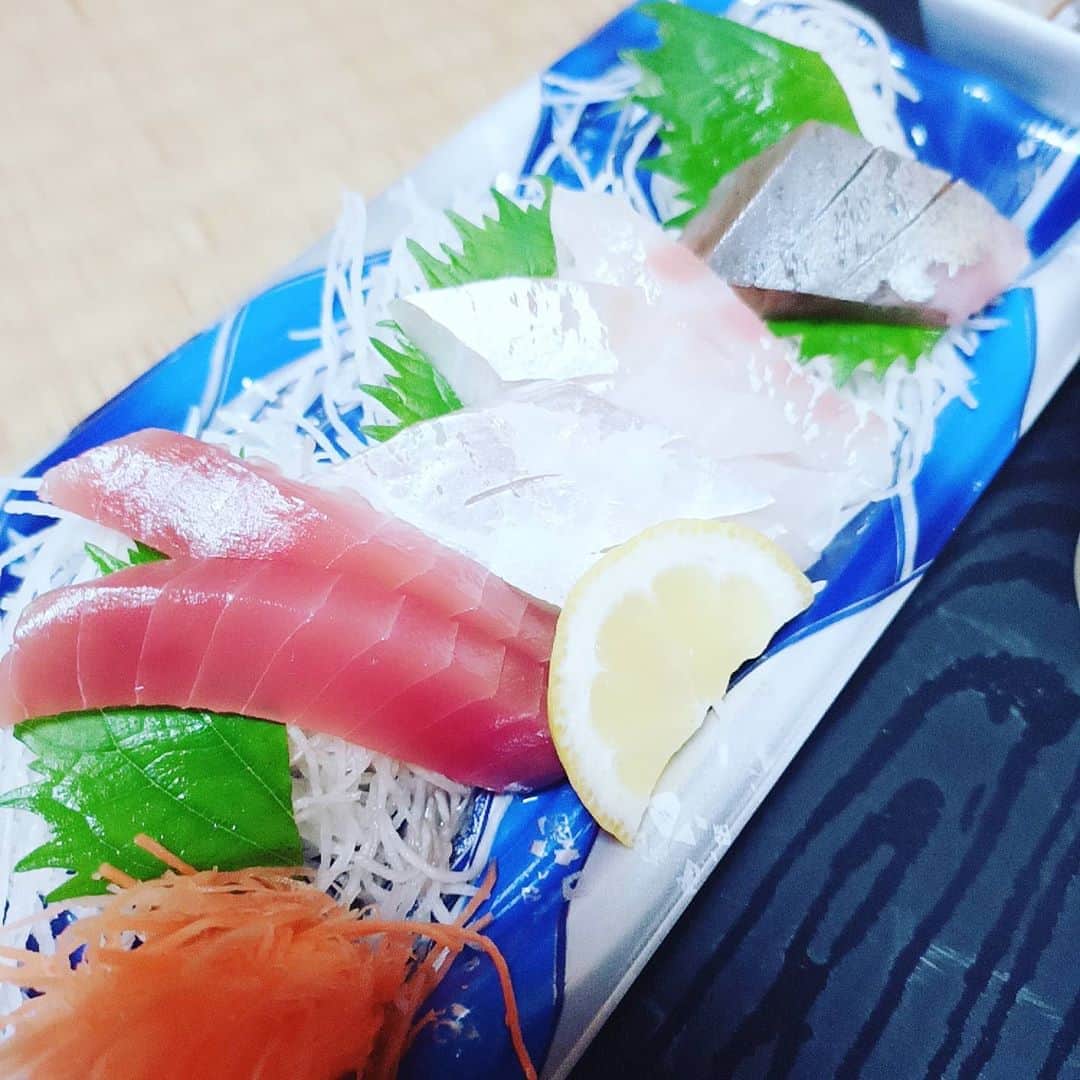松本隆博のインスタグラム：「。 一句！  半額で… 私のテンション… 倍に也…  (^-^)」