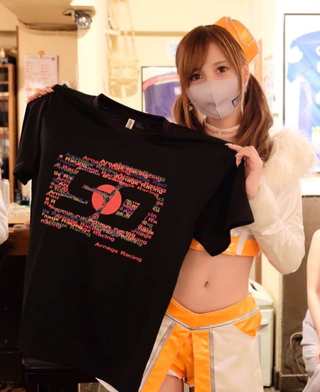 葵井えりかのインスタグラム：「第3戦鈴鹿戦応援いただきありがとうございました！PVイベントにご来場いただいた皆様にも本当に感謝でいっぱいです💕 . 暑さとアクシデントも多い中、無事に18位チェッカーを受け3ptGET本当に嬉しい🥺加納選手、山下選手、チームの皆様、本当にお疲れ様でした！ . Tシャツご購入やプレゼント頂いた皆様もありがとう✨サイズは5Lまで展開していてチームさんのDMから注文できます！ @sacracat_arnage  . 皆さん一人一人の応援が直接チームと私たちの、すごく力になりますので、こんな状況だけど一緒に応援してくれたらすごく嬉しいです！ 姫団も大募集中です！ PVイベントでは横断幕とコスチュームでやっと写真撮れました🥰→3枚目 ありがとうございました☺️☺️！！ . #arnageracing  #arnagelovelycats #supergt#suzukacircuit #gt好きな人と繋がりたい #racequeen #tシャツ#fm#followｍe」