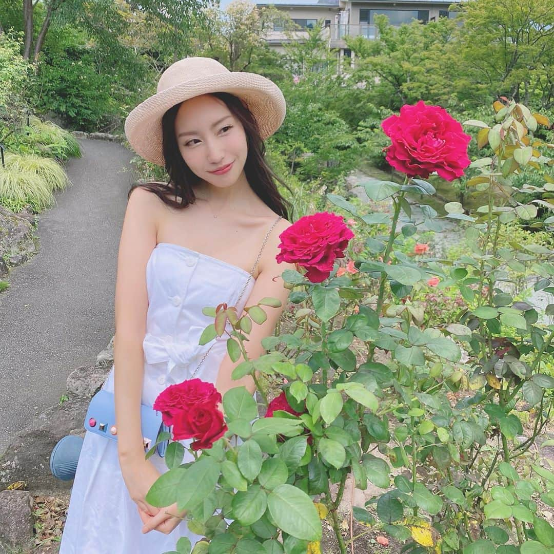 中島亜莉沙さんのインスタグラム写真 - (中島亜莉沙Instagram)「🌼🥰🌷 #箱根の思ひ出ぱーとわん #お花の中のアリサッティー #ジブリの題名にありそうで無いね #ootd #summer #outfit #強羅公園 #箱根 #夏コーデ #白ワンピ #お花畑 #お花畑系女子」8月25日 21時06分 - arisan_days