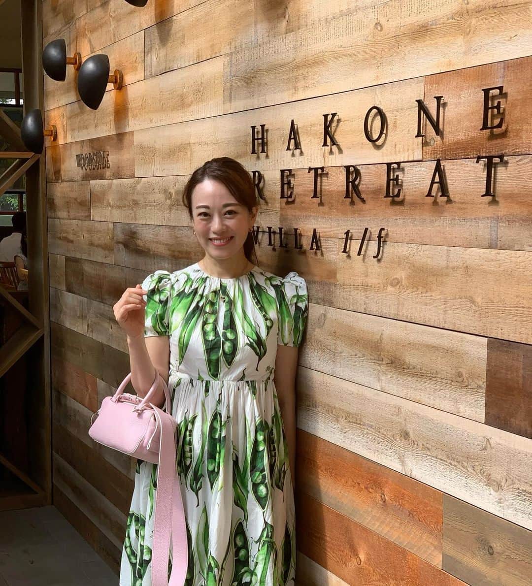 のインスタグラム：「※ Breakfast 🍳  . 朝ご飯✨ 前回同様ブッフェだけど、 1人分ずつに小分けされていて お席もソーシャルディスタンス取られてて 安心して食べられます💛 . 森の中で美味しいご飯を堪能しました。 木漏れ日が綺麗だったなぁ。 . . #hakone #箱根 #hakoneretreatföre #箱根リトリート #breakfast #朝ご飯 #travelmio」