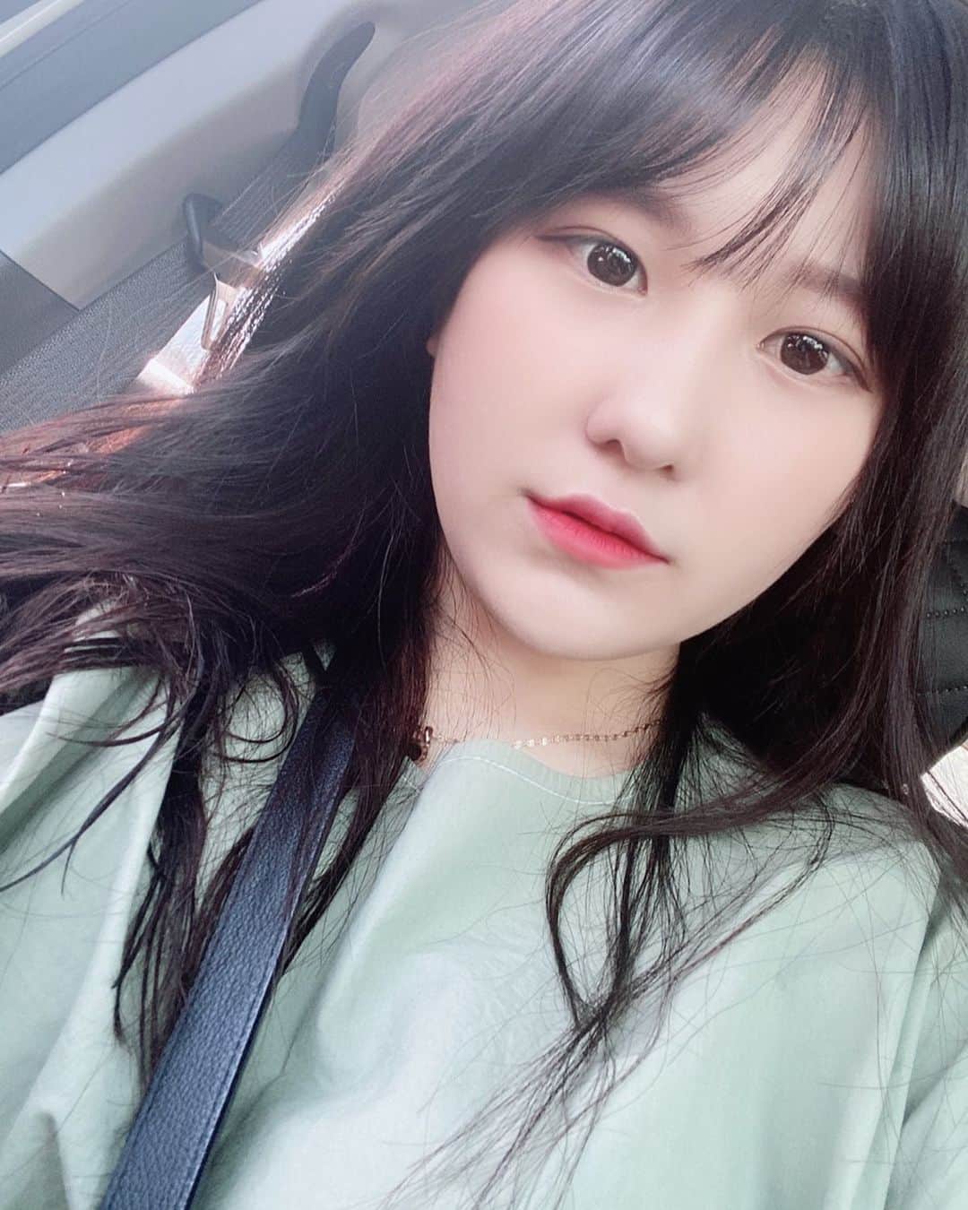 イ・スギョンのインスタグラム：「머리가 덜 말랐지만 한번 올려볼게 ~」