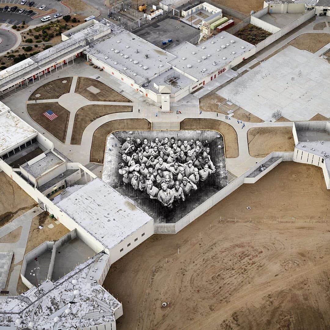 HYPEBEASTさんのインスタグラム写真 - (HYPEBEASTInstagram)「@hypebeastart: @galerieperrotin is set to spotlight @jr’s 'Tehachapi' mural in an upcoming solo exhibition. First revealed in October 2019 at the Tehachapi correctional institution in Southern California, the acclaimed French artist and his team captured portraits of former and currently incarcerated individuals at the maximum security 4 facility while documenting their personal stories of their lives in prison. Click the link in our bio to learn more about the show. It’ll run through August 29 to September 26. ⁠⠀ Photo: Camille Pajot/Perrotin」8月25日 12時31分 - hypebeast