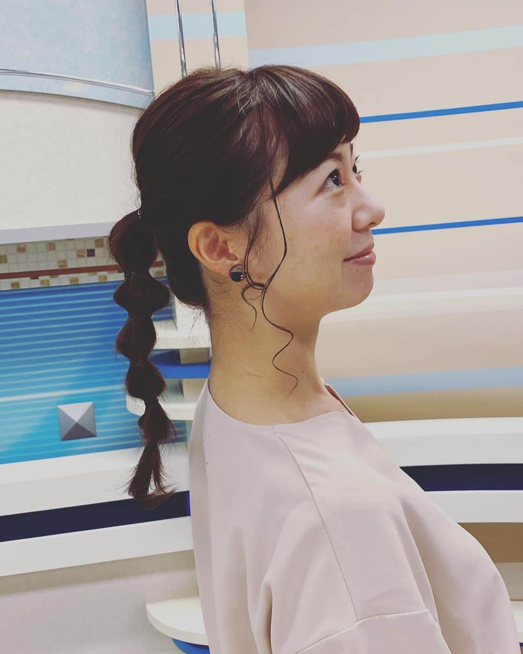 のインスタグラム：「きょうの宮﨑アナです。 ご査収ください。片山 #静岡朝日テレビ　#あさひテレビ　#アナウンサー　#宮﨑玲衣 #霜降り明星のあてみなげ #あてみなげ」