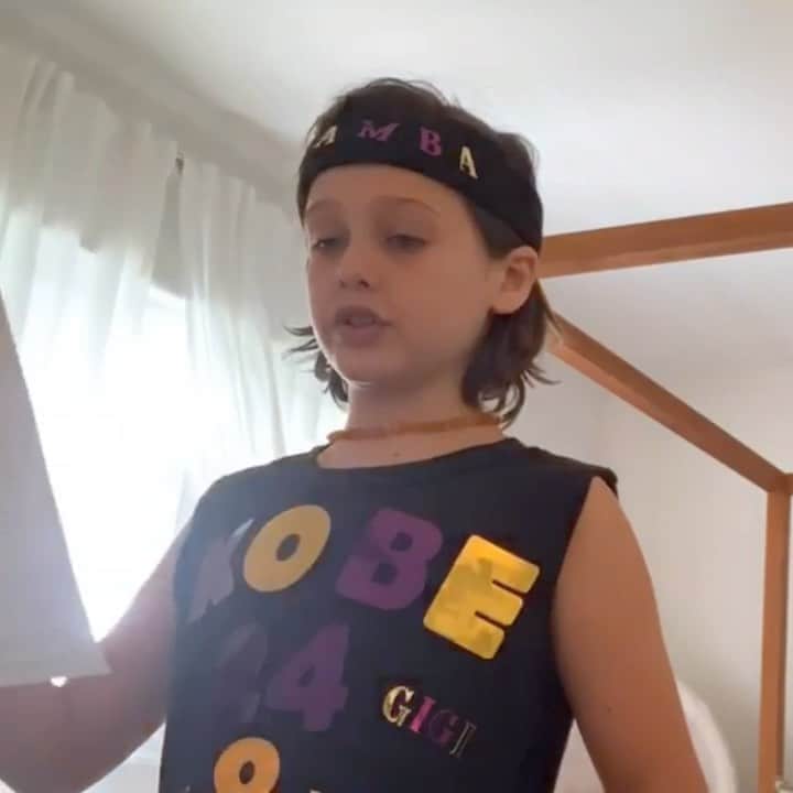 レイチェル・ゾーのインスタグラム：「On #KobeBryantDay I wanted to share a clip from Sky’s first biography project he presented via zoom to his class on his chosen life #hero ...Kobe. He was super nervous and wearing a makeshift jersey/costume I made for him the night before. @kobebryant inspired so many and will remain a hero to us all. #forever 🙏🏻 💜💛#mamba #mambacita  #24 #8 xoRZ」
