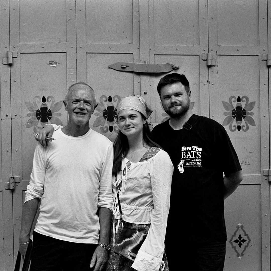 ボニー・ライトのインスタグラム：「i miss my gentle-men 🖤」