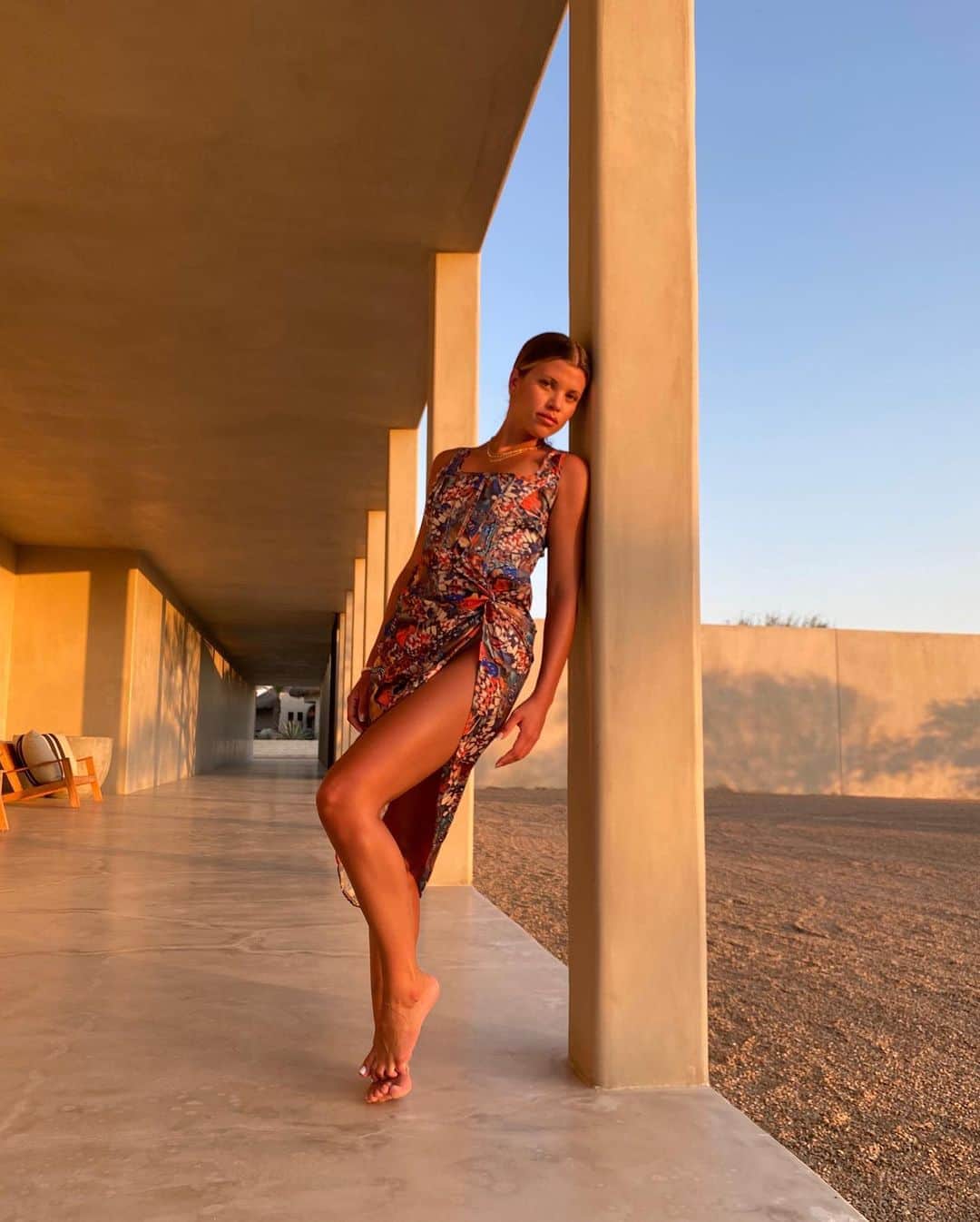 ソフィア・リッチーのインスタグラム：「birthday wishes 🦋 @prettylittlething #ad」