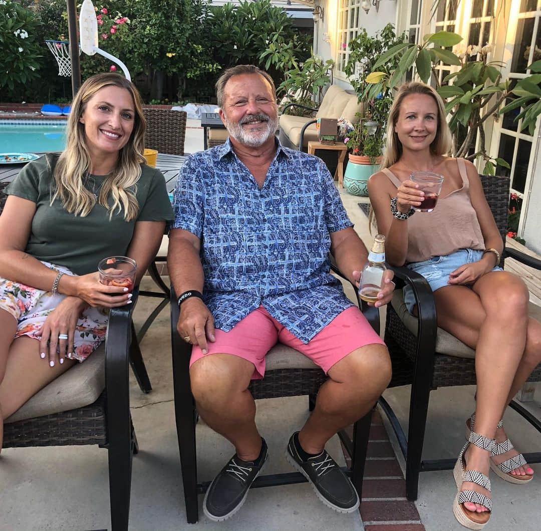 トニー・アゼベドのインスタグラム：「Happy Birthday 🎉 pops! Love our journey together our dinners in random countries and can’t wait for the future! Good to have you home 🏠」