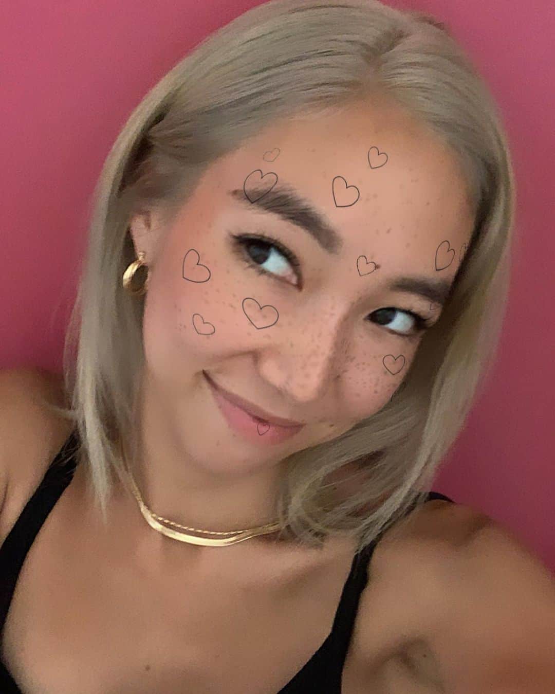 UlalaGirlのインスタグラム：「Blondie Asian vibeing🤩 (Feeling like a Korean popstar tbh)」