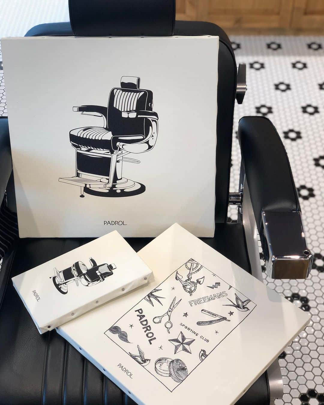 フリーマンズスポーティングクラブさんのインスタグラム写真 - (フリーマンズスポーティングクラブInstagram)「FREEMANS SPORTING CLUB - YOKOHAMA BARBER💈﻿ ﻿ FREEMANS SPORTING CLUB × PADROL﻿ ﻿ PADROL ART CHAIR﻿ size: S﻿ price: ¥3,000+tax﻿ ﻿ PADROL ART CHAIR﻿ size: L﻿ price: ¥5,000+tax﻿ ﻿ PADROL ART MOTIF﻿ size: L﻿ price: ¥5,000+tax﻿ ﻿  POP-UP SHOP 「PADROL MORE VARIATION」 at FREEMANS SPORTING CLUB NEWoMan YOKOHAMA 2020.08.21[fri]〜09.22[tue]  期間中PES氏(@pepes_jp )描き下ろしのオリジナルアートをFSC – NEWoMan YOKOHAMAにて限定販売しております。﻿ ※こちらの商品は受注販売となっております。﻿ 詳しくは店頭STAFFまでお尋ね下さいませ。﻿ ﻿ #freemanssportingclub ﻿ #padrol﻿ #newomanyokohama﻿ #barbershop﻿ #barber﻿ #mensgrooming﻿ #freemansstyle﻿」8月25日 14時10分 - freemanssportingclub_jp