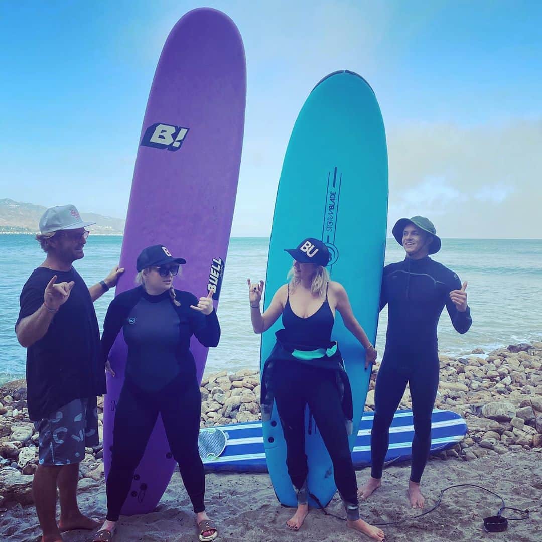 レベル・ウィルソンさんのインスタグラム写真 - (レベル・ウィルソンInstagram)「First ever surf lesson in Malibu. Thanks to my ‘BU crew for having my back and teaching me the way of the waves x」8月25日 14時45分 - rebelwilson