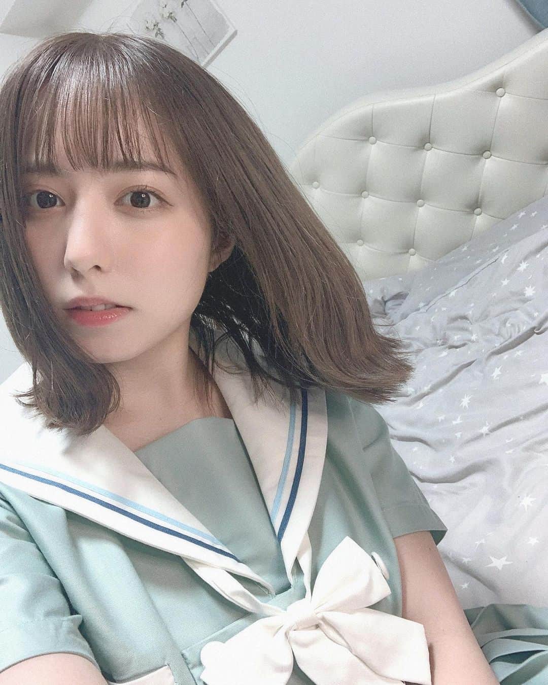 前田美里のインスタグラム：「かようび。(新しいセーラー服) . . #火曜日 #制服 #外ハネ  #セーラー服 #おうち時間 #stayhome #ノスタルジック #女子力 #自撮り  #film #film_jp #photo #summer #selfie #ファインダー越しの私の世界 #写真好きな人と繋がりたい #ヲタク #欅坂46 #日向坂46 #フォロワー募集中 #costume #japanesegirl #follow #followme #좋아요 #팔로우미 #팔로미 #오오티디」