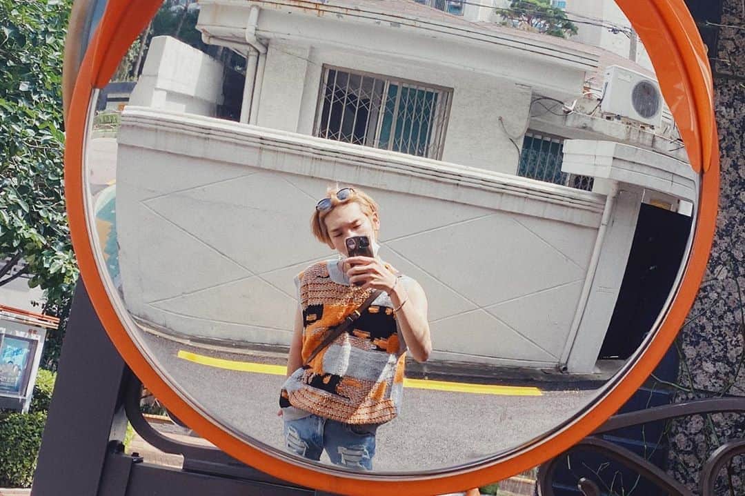 高田健太（KENTA）のインスタグラム：「i'm so hot😭🤒☀️」