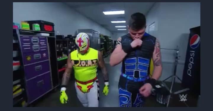 レイ・ミステリオ・ジュニアのインスタグラム：「Moments before another dream took place!  My son @dominik_35 & I are truly experiencing the theory behind #LawOfAttraction   I truly believed one day we would share the ring together as tag team partners & my son and I constantly spoke about it for years!! #TrulyBlessed🙏🏼 #GodIsGood  Momentos antes que otro sueño se cumpla.   Mi hijo y yo estamos experimentado en vida real la teoría detrás de la Ley De La Atracción!  Verdaderamente creí que un día mi hijo y yo compartiríamos el ring un día como pareja y el  y yo constantemente hablábamos de lo mismo por años!  #DiosEsBueno #Bendecidos」