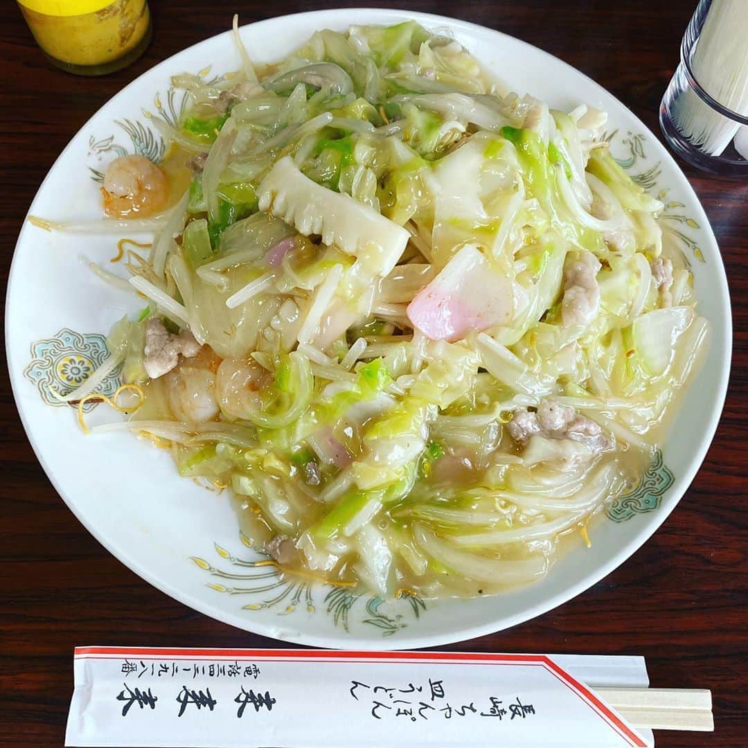 松尾貴史さんのインスタグラム写真 - (松尾貴史Instagram)「30年通っている #三軒茶屋 の #長崎ちゃんぽん の名店「 #来来来 」で、#皿うどん #細麺 。  親爺さんのいない時間帯でしたが、味は変わらず絶品。  化学調味料を使わないお店です。」8月25日 14時55分 - kitsch.matsuo