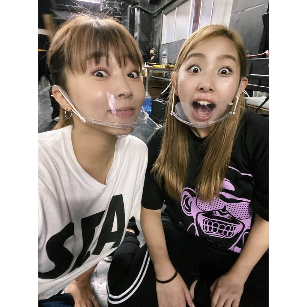 橋本愛奈さんのインスタグラム写真 - (橋本愛奈Instagram)「ついに！ 8月27日〜ヒューリックホールにて 舞台「SING!」開幕します🎼 この状況下の中、 無事公演出来ること 舞台に立てる喜び しっかりと噛み締めて 最後まで気を抜かず体調管理に 気をつけながら みんなで青春したいと思います！ 稽古をしてると、 どこからともなく聞こえる合唱も みんなの熱量も 自分の学生時代を思い出し なんだかタイムスリップしたようで、 でもわたしの実際過ごした 学生時代とはまた違って それもなんだか味わい深くて 感慨深くて なんとも言えぬ感情になってます！ もう一回、学生やりたいなーって たまに思い返す気持ちを ここにぶつけまくるぞーーー笑  マスクしながらの稽古の日々も 慣れない事ばかりだったけれど、 まるっと含めて思い出だナ！ 最後まで楽しむので、 是非みなさんも一緒に青春してください🚲 #舞台 #sing」8月25日 15時08分 - aina_hashimot0