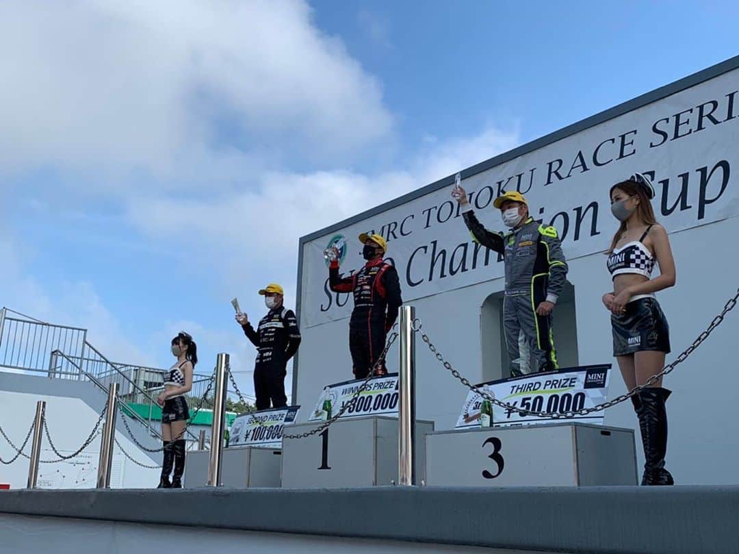 のインスタグラム：「YouTubeLive見ましたか😍？ ． ． ． 次戦は岡山でーす💓 ． ． ． #レースクイーン#イメージガール #minichallenge#minichallengejapan #モトーレン仙台」