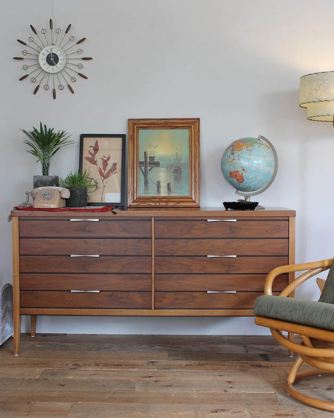 ACME Furnitureのインスタグラム
