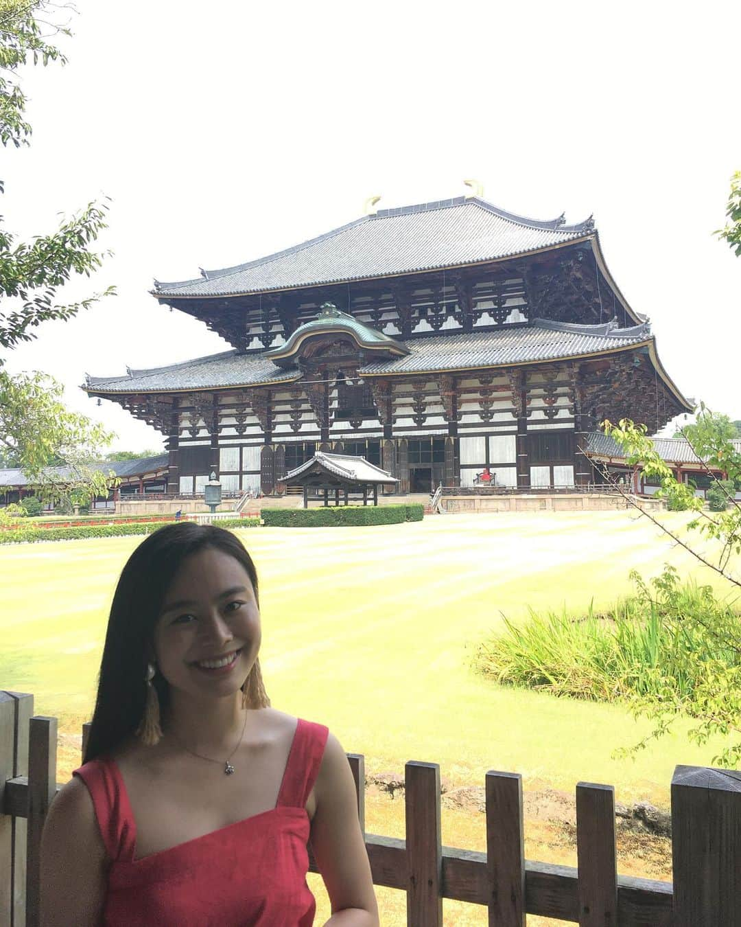 白鳥羽純さんのインスタグラム写真 - (白鳥羽純Instagram)「東大寺〜  キングダム感！笑  時間がゆっっっくり流れてました  鹿のみなさんも門の陰で涼んでおられます  #東大寺 #キングダム感はんぱない #平城京 #唐の長安がモデル #奈良の大仏 #Todaiji #Todaijitemple #Daibutsu #Nara #Kingdom #rediscoverjapan」8月25日 15時51分 - hasuminst