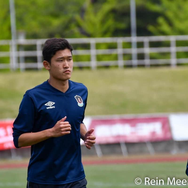 西山大雅のインスタグラム：「昨日で21歳でした⚽️ もっと頑張れ！自分！ #トイレ我慢してる顔」
