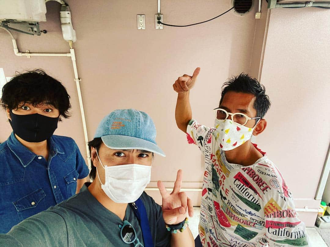 ISEKIのインスタグラム：「https://twitcasting.tv/isekitowa/shopcart/16045  本日は8/29の配信LIVEの リハーサルでした✨  うん 息ぴったりだわさ  お楽しみに👍✨」