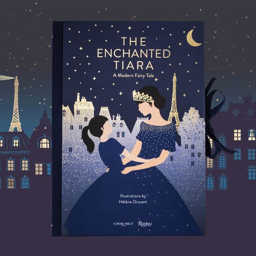 Chaumetさんのインスタグラム写真 - (ChaumetInstagram)「The first Chaumet children's book. Through its highly symbolic carousel format, The Enchanted Tiara - A Modern Fairytale tells the unending life cycle of Maison Chaumet's signature creation. A beautiful gift about transmission and love. Available in French, English and Chinese versions, in bookstores or online. #Chaumet #ChaumetLibrary #ChaumetTiaras」8月25日 16時14分 - chaumetofficial