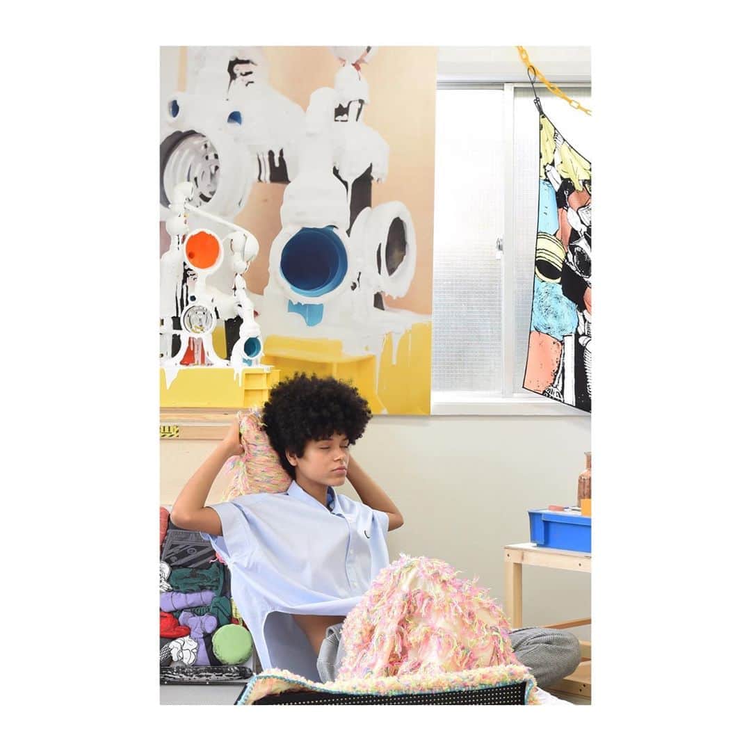 ジュリアン デイヴィッドのインスタグラム：「F20 Multicolor Blanket & Pillow in our own cut jacquard fabric woven in Japan. . artwork #teppeikaneuji」