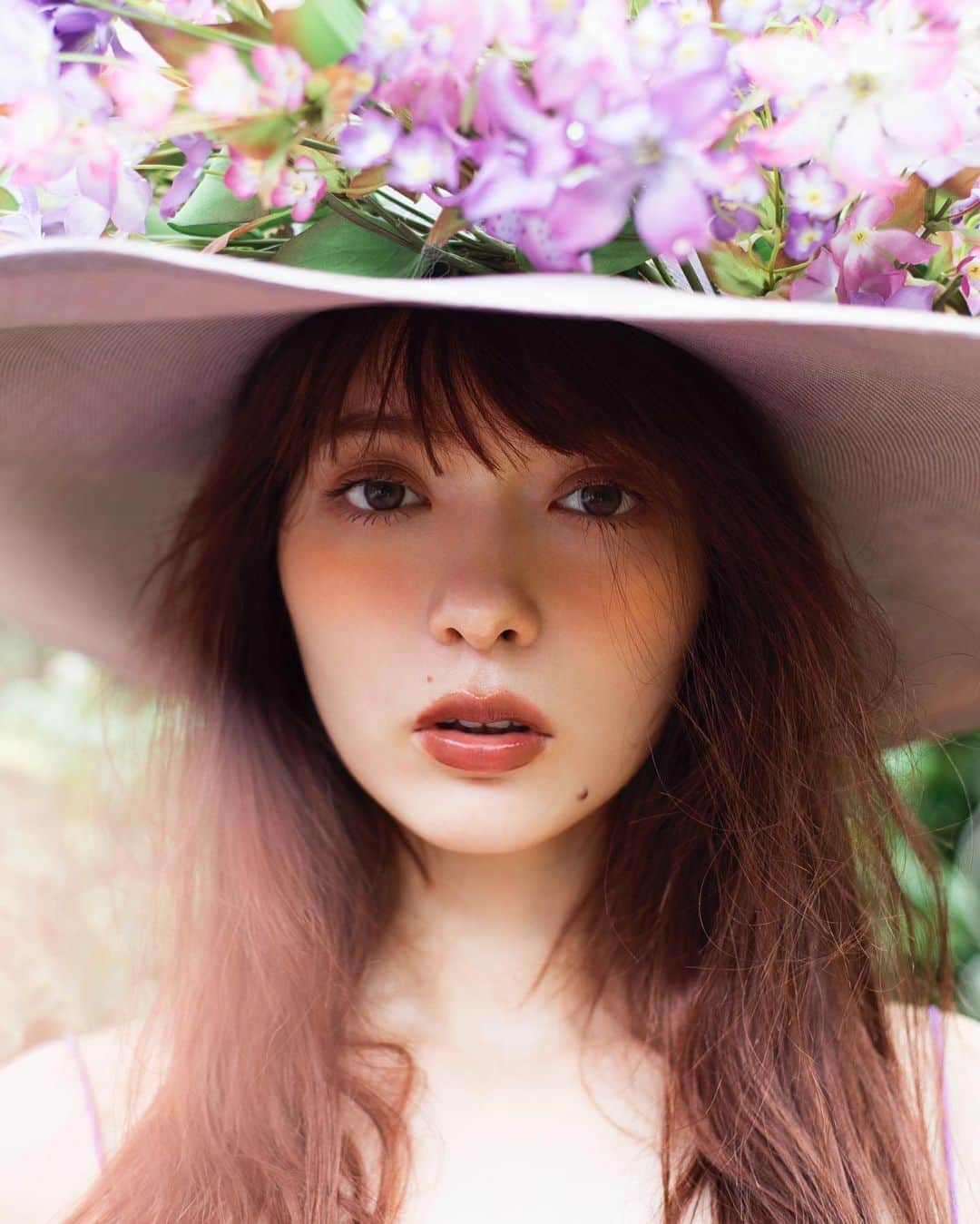 花盛友里のインスタグラム：「Shooting for @vivi_mag_official with @alilouss ❤️  美しきやぎちゃん。 かわいかったー！」