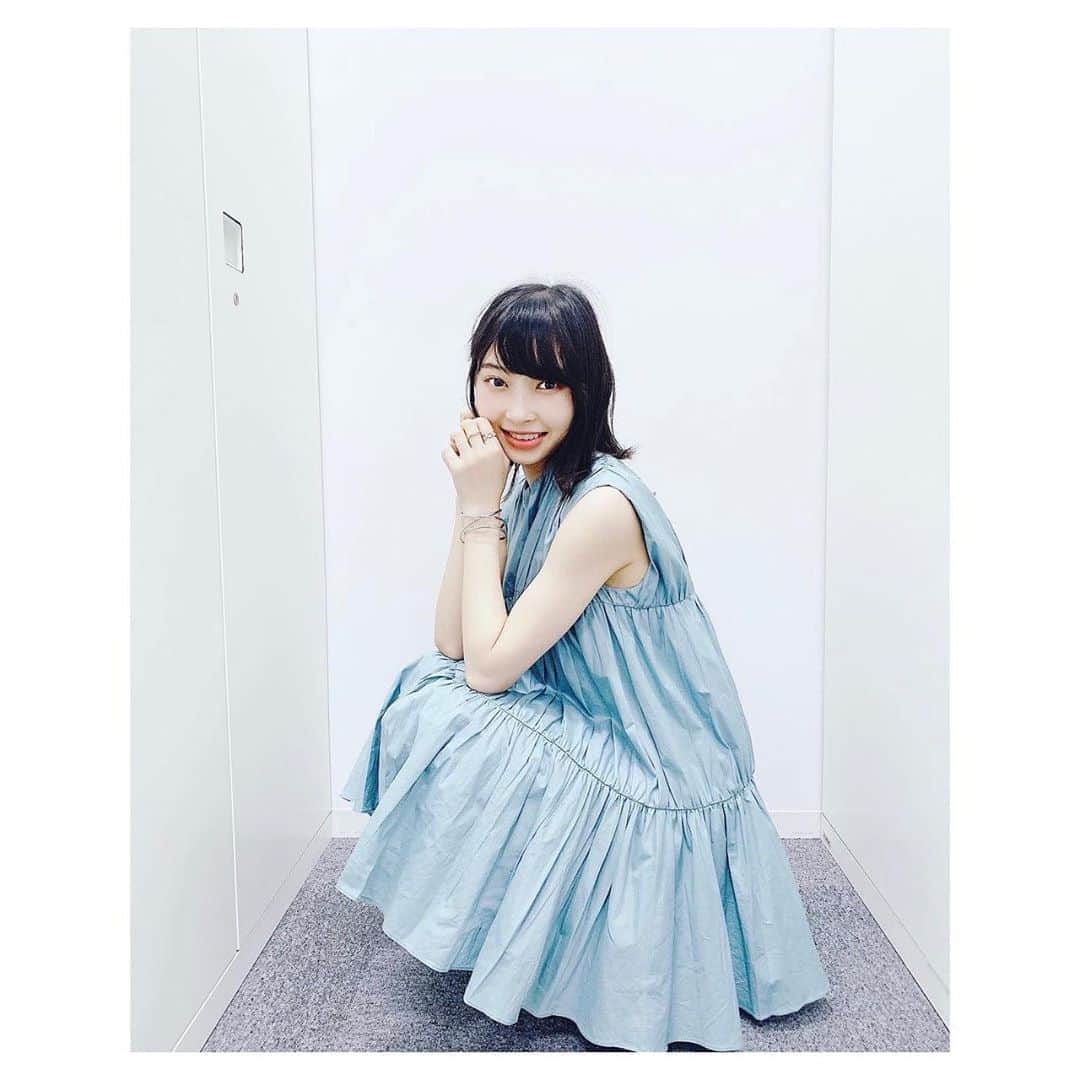 辻野かなみのインスタグラム：「❤︎﻿ ﻿ 👗#かなみしふく﻿ ﻿ 夏は、シルバーアクセサリーが好き💘☺️﻿ ﻿ 爽やかな色味のコーデだ😆﻿ ﻿ ﻿ TOPS#MilaOwen﻿ BOTTOMS#GU﻿ ﻿ 最近は！﻿ もぅ、秋服が着たくて…﻿ 少しずつ色味が秋寄りになってきます🥺﻿ でも、まだ暑いから複雑な気持ち笑﻿ ﻿ #fashion #いつかの夏服 ﻿ #instagood #instalike #followme」