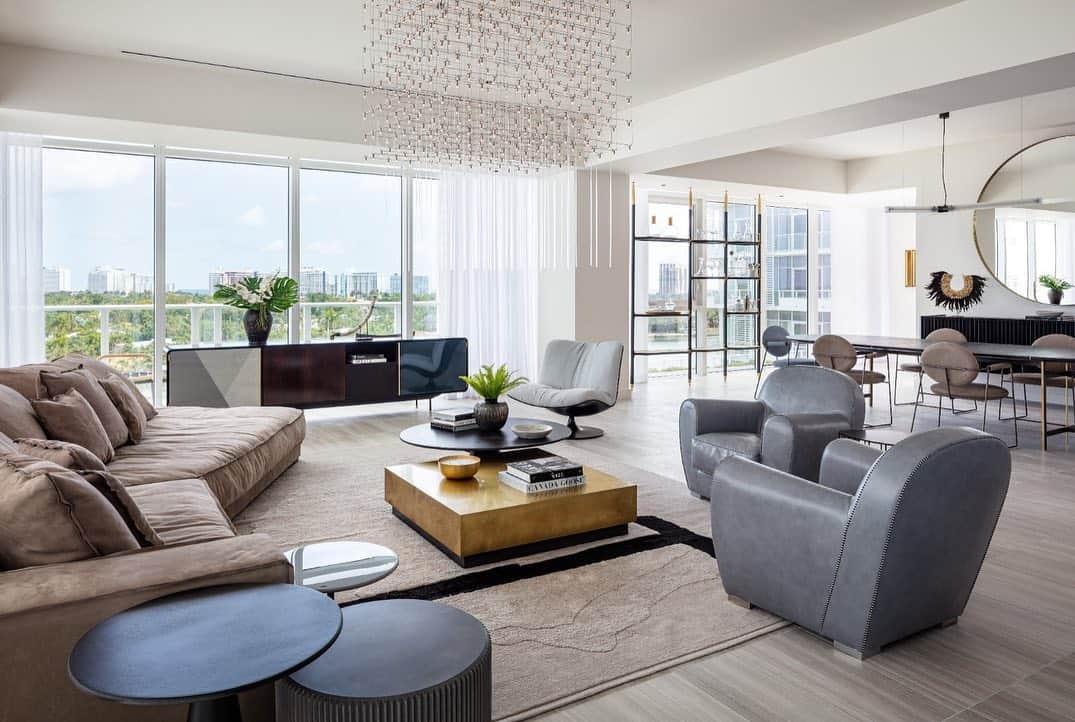 Baxterさんのインスタグラム写真 - (BaxterInstagram)「The amazing project Ritz-Carlton Residence at Miami Beach designed by @pierolissoni reveals its luxury Baxter unit. A residence enriched with an exclusive mix of products in leathers, marbles, metals that reflect the uniqueness of Baxter  #MyBaxterProject #baxtermadeinitaly #baxter #interiordesign #design #madeinitaly #luxury #interiors #furniture #leather #ritzcarlton #miami」8月25日 17時11分 - baxtermadeinitaly