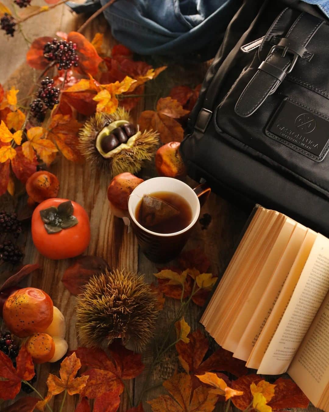 東京堂アーティフィシャルフラワーMAGIQのインスタグラム：「・ 『Autumn＆Winter　Collection　2020』 【Autumn Color Leaf（オータムカラーリーフ）】 ・ 夏の暑さも少し和らぎ、秋の匂いが感じられるようになりました。 待ちに待った「秋」がもうすぐそこに！ ひと足早く秋を探しにお出かけしたくなりますね！ ・ FG1854-9 レアルシサルスプレー FM8816  サンキライブランチ FV6541  里山いが栗 FV6721　　マッシュルームアソート FV4270-3　メイデンアップル ・ 【You Tube TOKYODO公式チャンネル】 見て学べて役立つ、お花に関する動画満載❗️ 👇👇👇 https://m.youtube.com/channel/UCyD95_Gb0wQhvTRm9FDJnsQ ✳️【チャンネル登録】お願いします🙇‍♀️ Please subscribe to my channel ❗️ 请注册 ❗️ 채널 등록 고마워요 😁 ・ #TOKYODO#MAGIQ#MAGIQのある暮らし#東京堂#アーティフィシャルフラワー #アーティフィシャル#アートフラワー#造花#花のある暮らし #花好きな人と繋がりたいりたい#フラワーテザイン #フラワーアレンシメント #フラワーアレンシ゛#アレンシメント #花を飾る#フェイクグリーン　#収穫の秋 #artificial#artificialflower#flowerofinstagram #flowersoninstagram#autumnleaves　 ・ ・ ・ ・ ・ ・ ・ ・ ・ ・ ・ ・ ・ ・ ＊ @gastonluga × @magiq.jp collaboration * ・ ・ ・ ・ ・ ・ ・ ・ ・ ・ ・ ・ ・ ・ ・ ●Use my code ⇒東京堂15(期限なし） to get an additional 15%discount ◎送料無料 ●official online Store⇒ http://gastonluga.com ・ ・ ・ ・ ・ ・ ・ ・ ・ ・ ・ ・ ・ ・ ・ ・ ・ ・ ・ ・ ・ ■Gaston Lugaでは8/17~11/4まで秋の特別キャンペーン中！  バックパックをお買い上げ頂いたお客様にカード、 小銭を収納できるウォレットをプレゼント致します。 またバックパックお買い上げの方はアクセサリーを５０％オフで購入できます。 このお得な機会をお見逃しなく！ ・ ・ ・ ・ ・ ・ ・ ・ ・ ・ ・ ・ ・ ・ ・ ・ ・ ・ ・ #GastonLuga #ガストンルーガ #バックパック」
