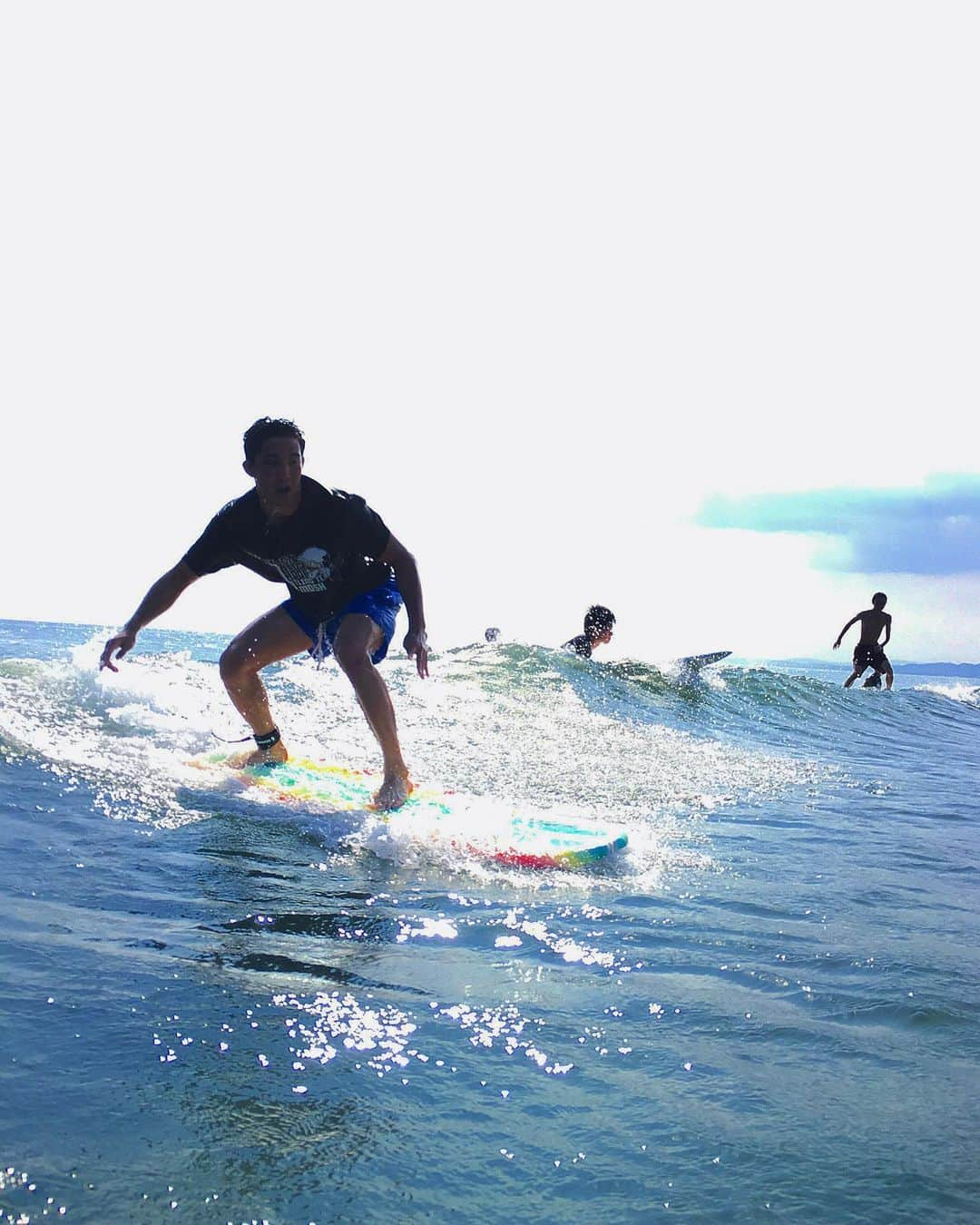 乙黒圭祐のインスタグラム：「サーフィン楽しかった🏄‍♂️⚡︎ 早くまたやりたい🙋‍♀️ #サーフィン#海#夏#鵠沼海岸」