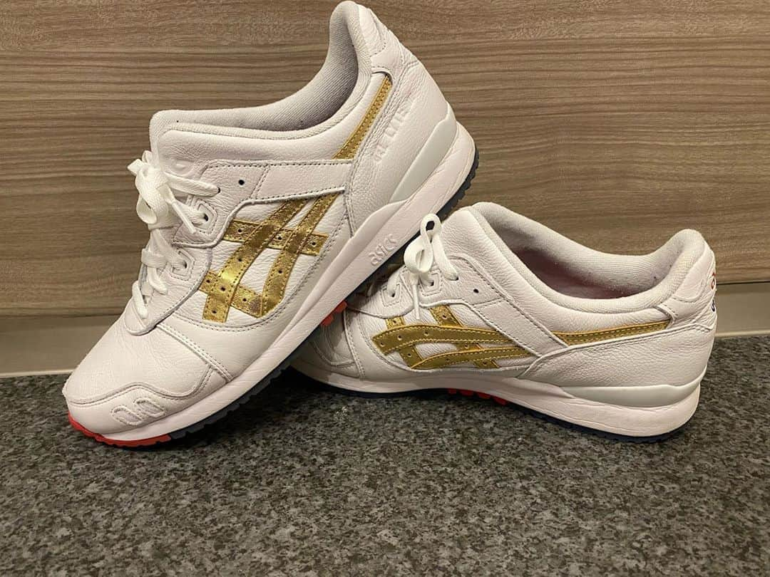 渡嘉敷来夢さんのインスタグラム写真 - (渡嘉敷来夢Instagram)「👟🔥 KITH/RONNIE FIEG × ASICS GEL LYTE 3 "TOKYO TRIO" SUPER GOLD  #asics #kith」8月25日 19時01分 - tokashiki_10