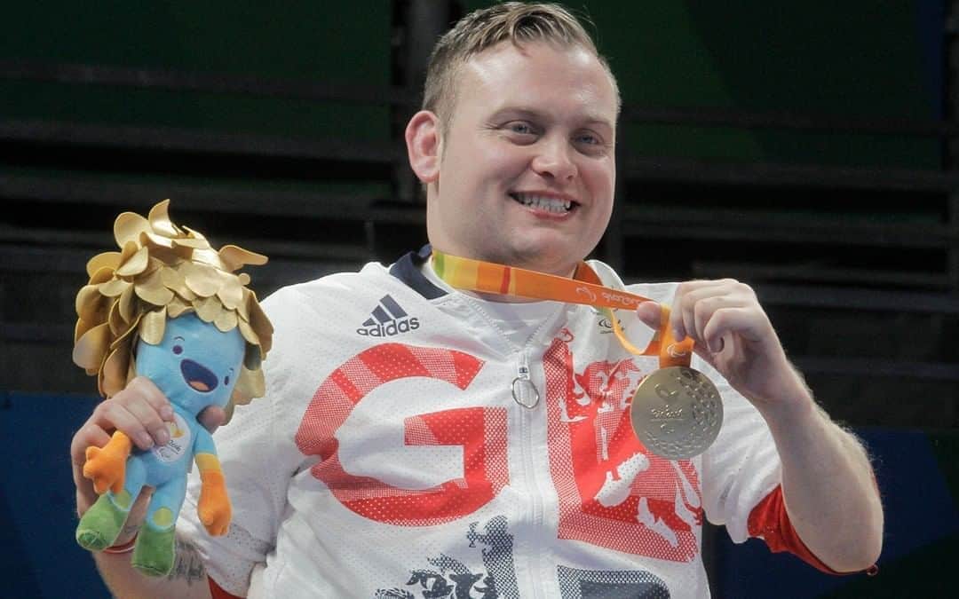 のインスタグラム：「🏴󠁧󠁢󠁥󠁮󠁧󠁿 Rob Davies is a Paralympic #TableTennis gold medallist 🥇  The inspirational athlete switched to our sport after being paralysed. What did he previously play❓  #OneYearToGo #Paralympics #Tokyo2020Plus1」