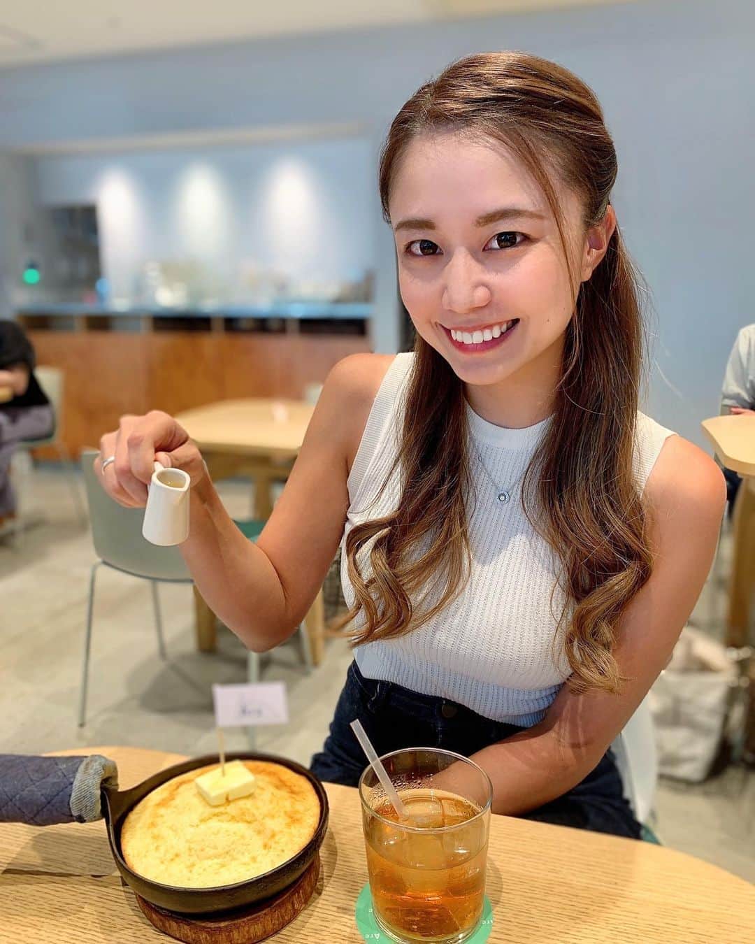 のインスタグラム：「こんばんは⭐️ . 先日渋谷にある【Are Cafe】に行ってきました💕☕️ . ホットケーキを注文したんだけどすごく美味しかった〜🥺❤️ 他にも美味しそうなメニューがたくさんあったからまた行きたいな✨ . 今日も1日お疲れ様でした❤️  #ゴルフ#ゴルフ女子#golf#golfgirl#golfswing#ゴルフスイング#sports#スポーツ#スポーツ女子#instagolf#골프#골프여자#스포츠#高尔夫球#高尔夫#arecafe#ホットケーキ」