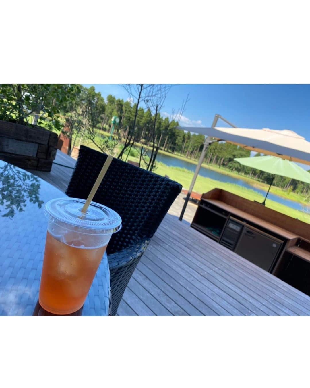 青木茉里奈さんのインスタグラム写真 - (青木茉里奈Instagram)「⛳️🍃 TOKYO CLASSIC CLUB Back tee 🎥Hole18  _____________________________________________________ 早い時間のスタート、芝から練習、一日充実でした..✨ グリーンの虹、見えるかな？ スルー休憩の時に飲んだのは、ビタミンCが豊富なカムカムのソーダ割り🍹(ノンアル)甘酸っぱくて好き✨ ・ ・ ・ #golf #tokyoclassicclub  #ありがとうございました #感謝」8月25日 19時32分 - marinaaoki28